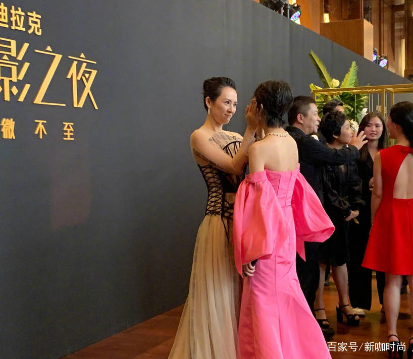 麻袋|周夏雨衣品滑落？白色工装服穿成麻袋装，太瘦的烦恼