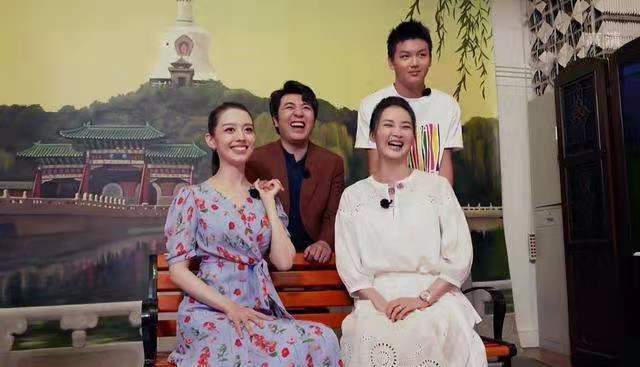 健美|王艳再带儿子录综艺,15岁球球变健美型男,壮实体格太有安全感