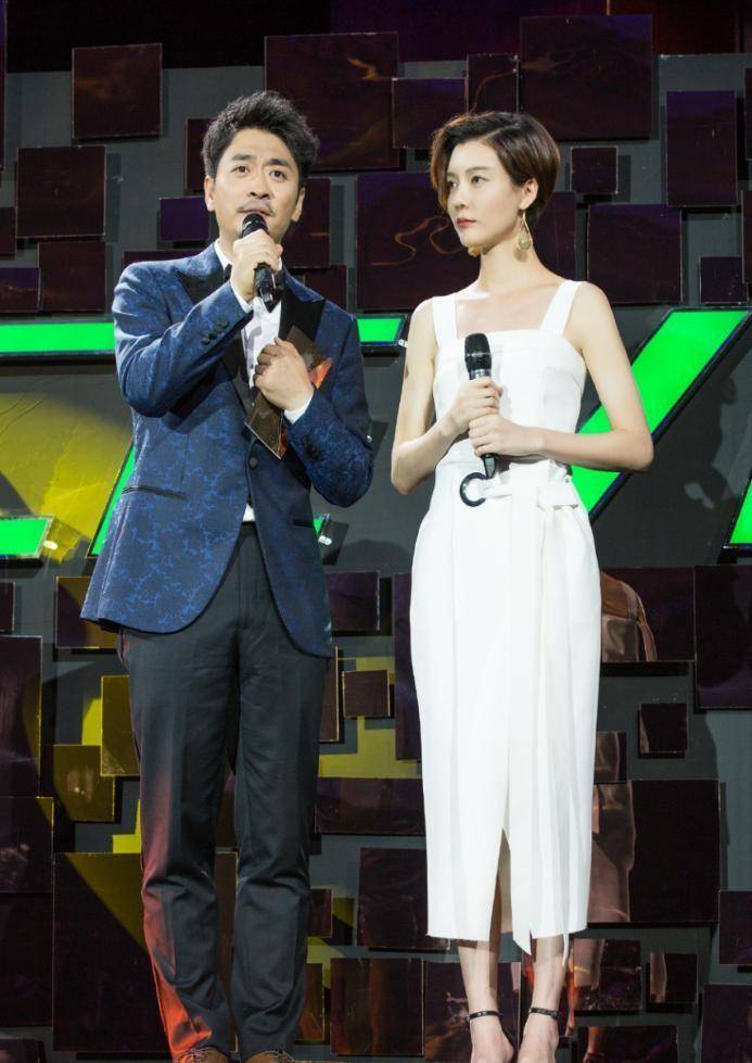 车晓真|车晓真的好瘦啊，穿紧身裙都看不到肉，女生看了太羡慕