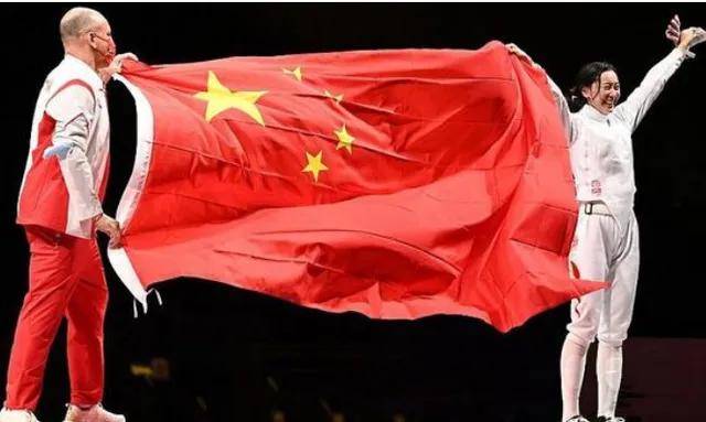 别哭，运动员没对不起任何人！网友：金牌银牌你们都是英雄！