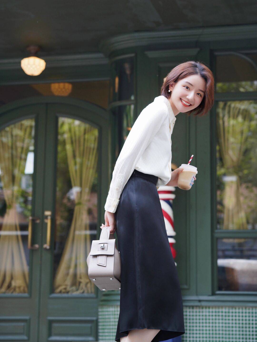 条纹|小个子女生如何穿显高？条纹衫配牛仔裤显瘦还提升气质，高级洋气