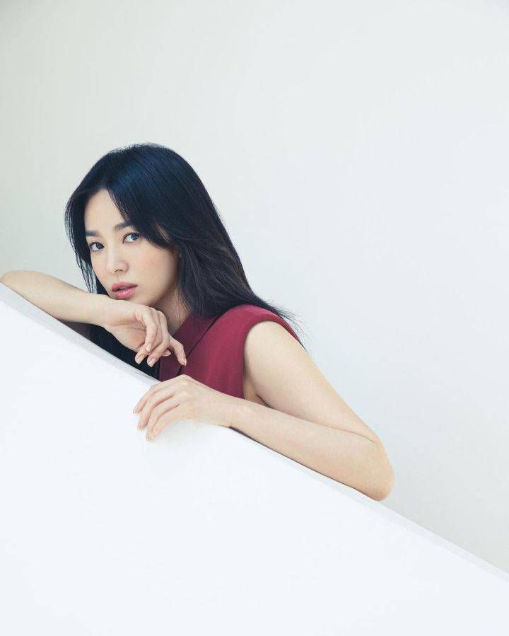 广告|公司里若有这么美的女主管，每天都想去上班！宋慧乔示范干练优雅的职场穿搭