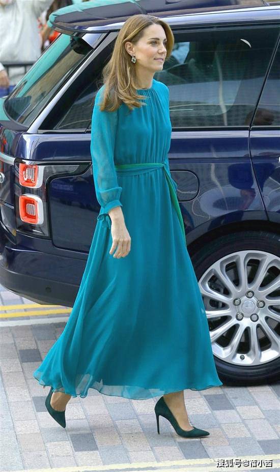 设计|凯特王妃气质、地位摆在那，穿粉色连衣裙亮相，高级优雅让人羡慕