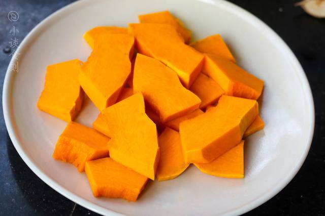 小谈|秋天，给孩子多做这小零食，鲜香酥脆还特甜，比吃薯条营养多了