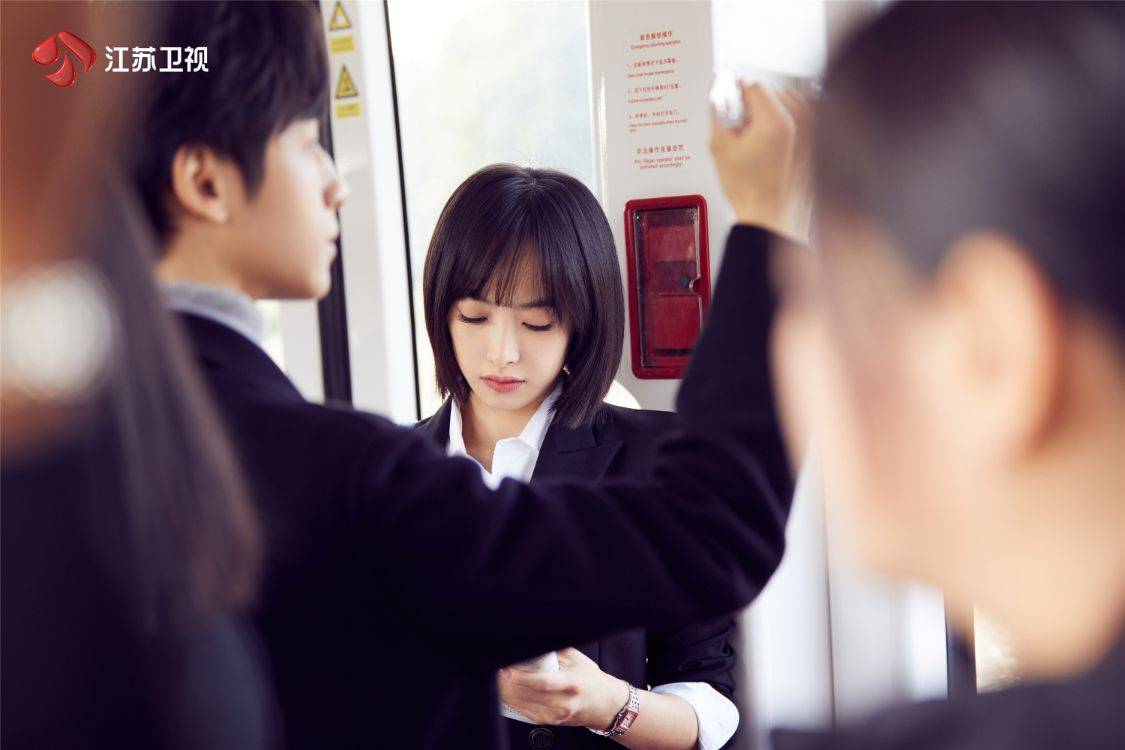 女生|当科研遇上爱情《心跳源计划》高冷女生裘佳宁会如何抉择？