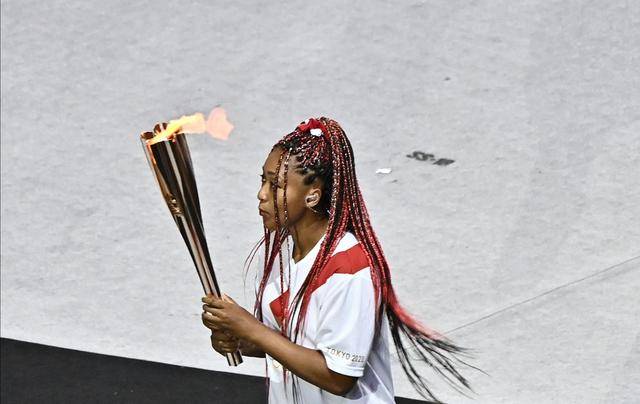 网坛|丢大人了！东京奥运主火炬手遭横扫，对手补刀：我本以为会很艰难