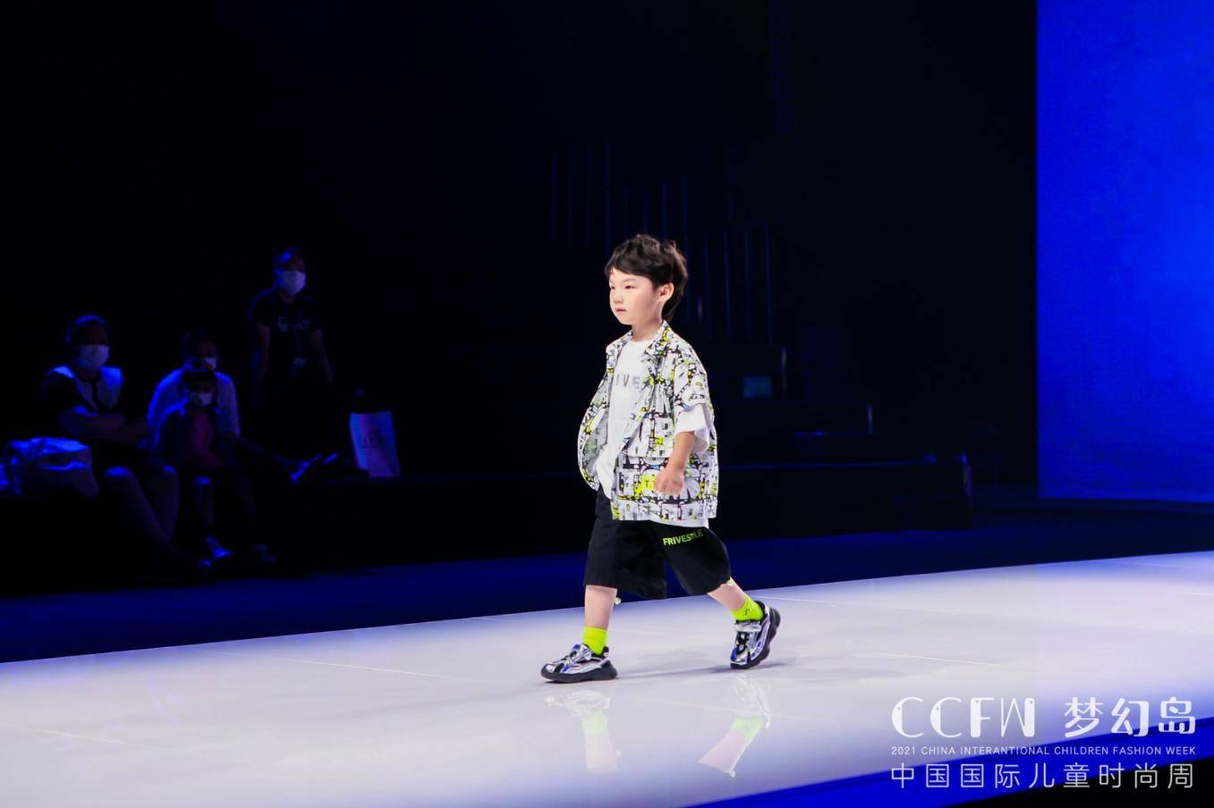 文化|潮起少年——SMIPOU童鞋发布秀