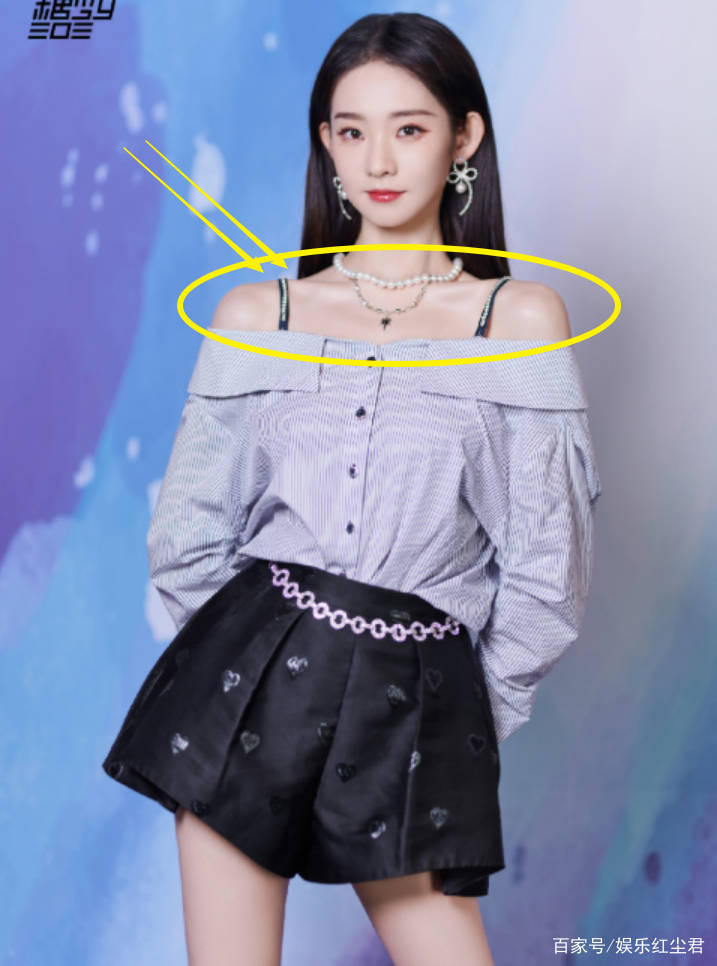 直角|硬糖少女新年造型曝光,希林郑乃馨丝袜大比拼,张艺凡直角肩惊艳