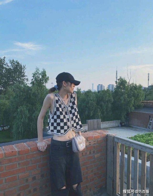look|盘点刘雯最新的穿搭，终于知道了夏季哪些单品，随便穿像是开挂了