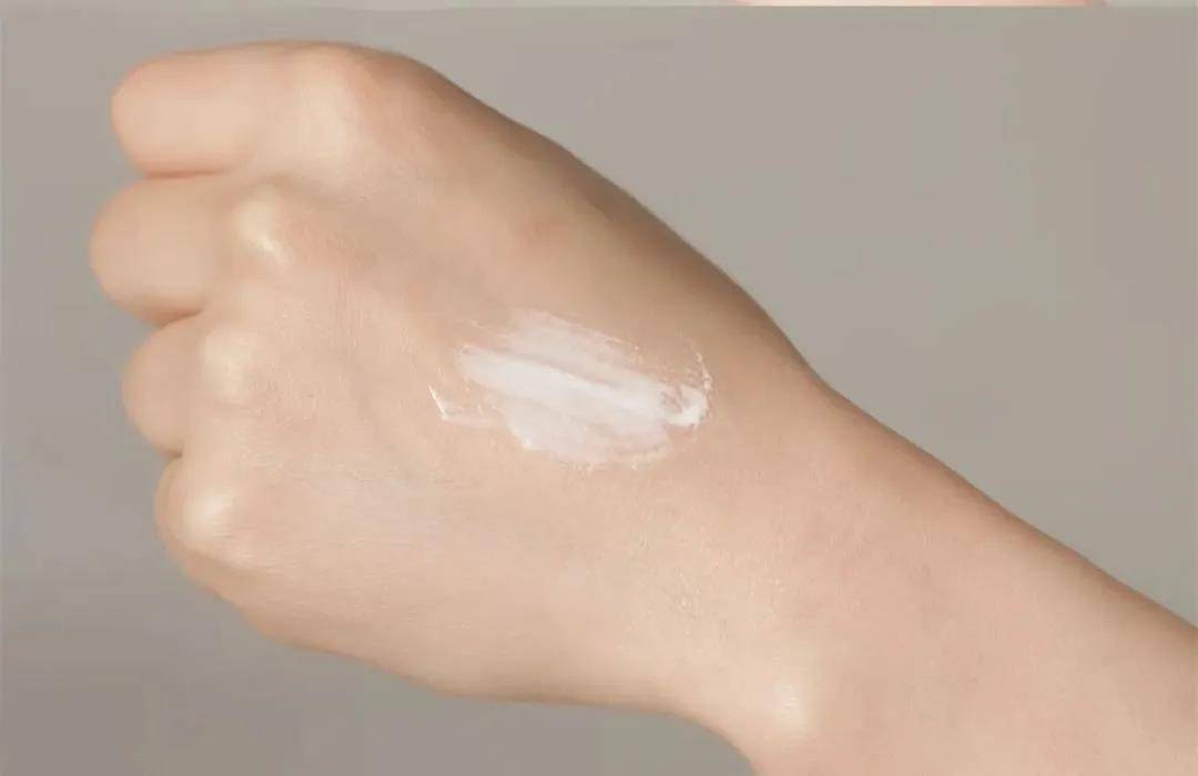 伊站|广州伊站美容中心：一招教你如何选防晒霜