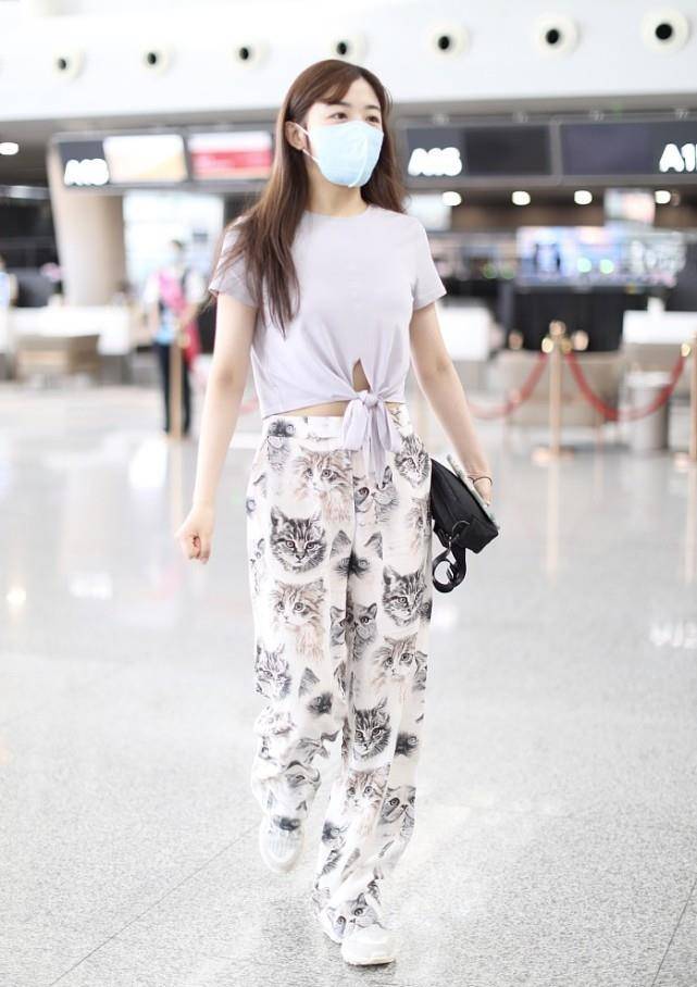 气质穿搭女大学生 0c4794ad7fe14db986028b07e3c4923c.jpeg