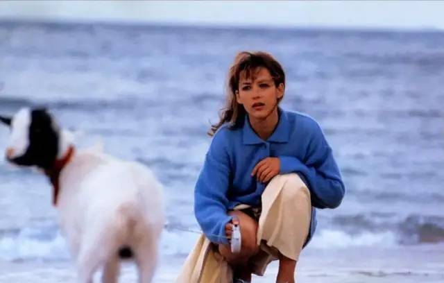 视觉|别再穿一身黑了！今夏爆火的“初恋色”简直美哭！