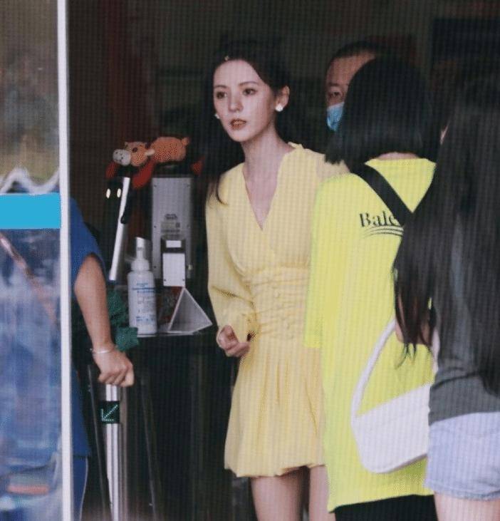 张予曦|成毅参加快本录制，张予曦甜美亮相，《梦醒长安》终于要播了