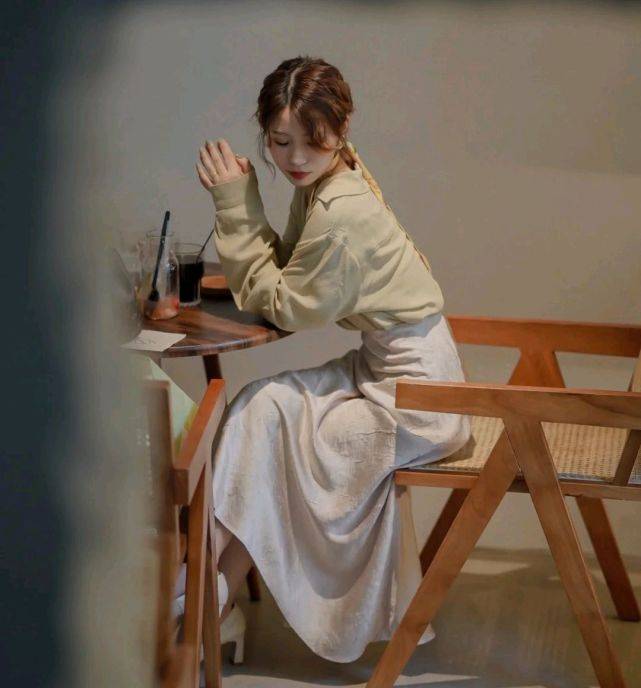 服装|小个子穿搭示范，注意穿搭细节，轻松穿出腿长的视觉效果