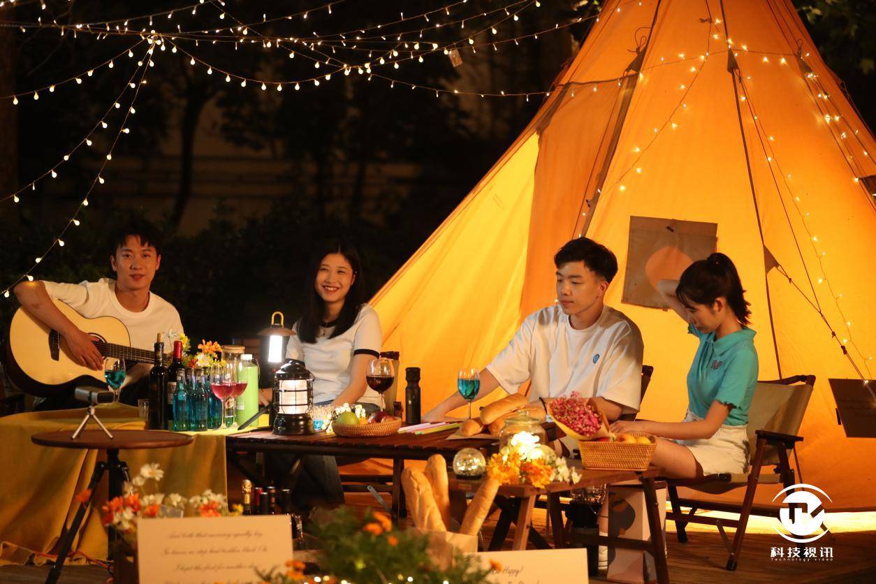 在智能娱乐场景中,联想用智能产品为用户打造了一系列娱乐休闲体验.