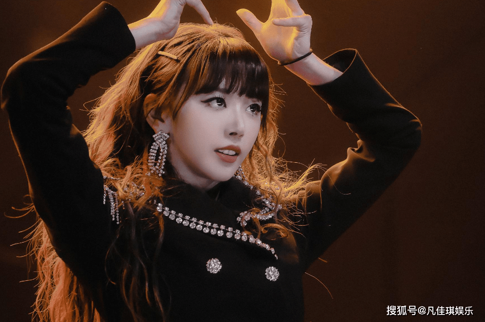 19岁离奇退出jyp,后因不实言论遭诋毁,参加选秀被资本置换星途_孔雪儿