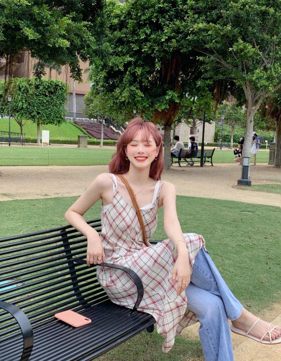 视觉|别再穿一身黑了！今夏爆火的“初恋色”简直美哭！