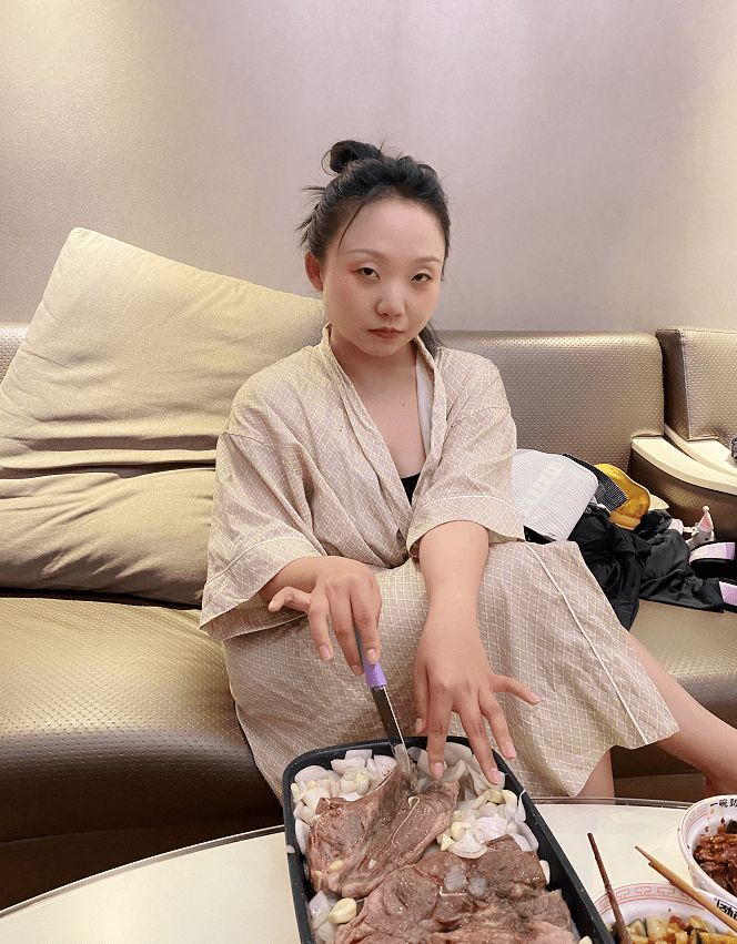 身材|辣目洋子真是改变了大众的审美，就算胖出赘肉，也美得很自信