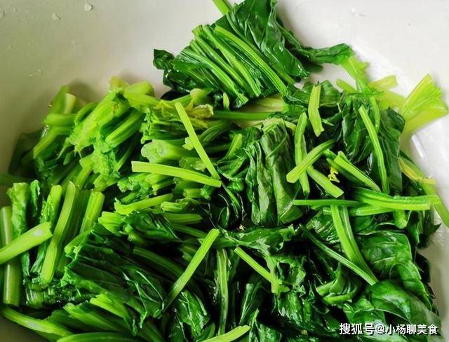 面的|这早餐,只需10分钟就搞定,有菜有汤有蛋,热乎乎特好吃