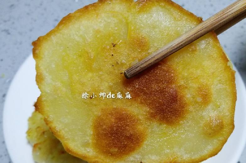 蔬菜|土豆换个新做法，比放在饼里面更好吃，一次要吃10个才过瘾！