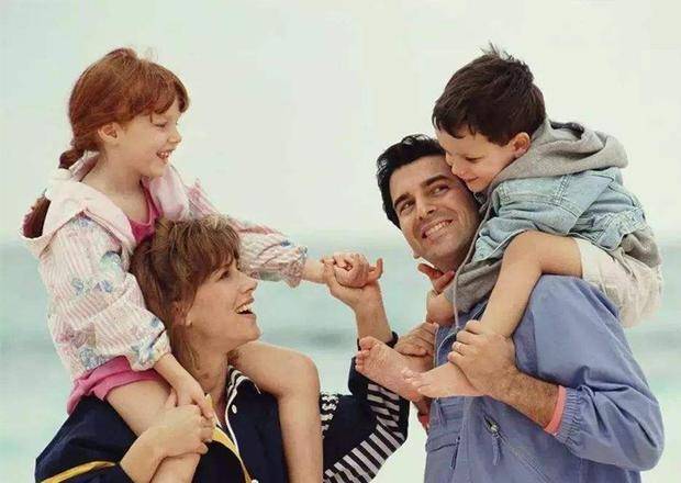 经济|40岁宝妈深夜发朋友圈“我后悔生二胎了”，看了让人真是心疼