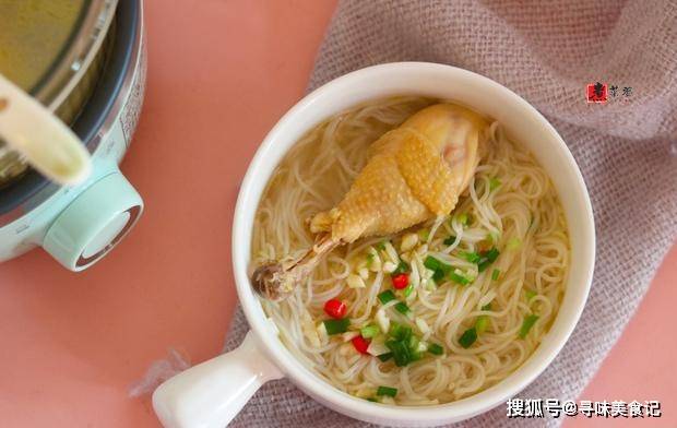 鸡汤|天越冷越馋的早餐,每次吃完1碗还想来一碗,营养又滋补,太鲜了