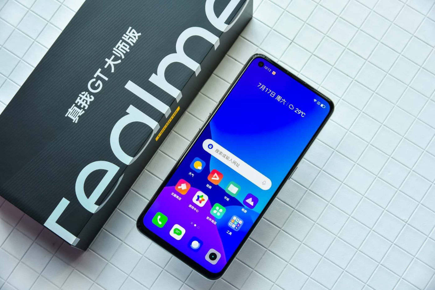 首销爆火成现象级新品旗舰 realme真我gt大师版开售燃动快闪店