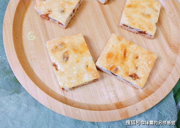 做法|自从学会这个小饼，早餐和零食不发愁，焦香酥脆超好吃，做法简单