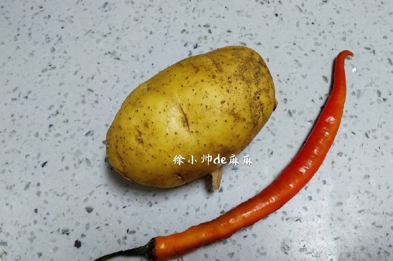 蔬菜|土豆换个新做法，比放在饼里面更好吃，一次要吃10个才过瘾！