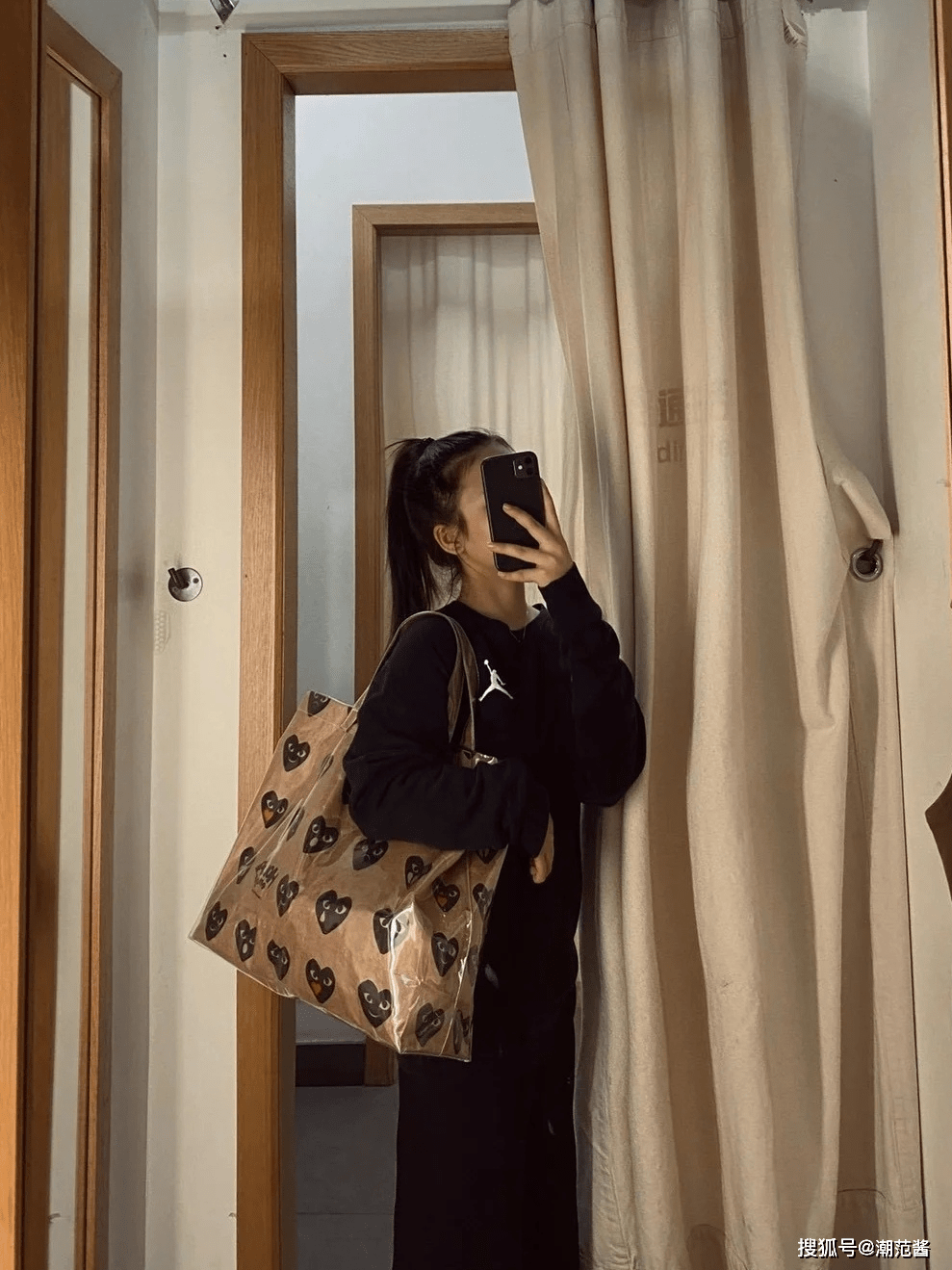 整体|包治百病？周雨彤这身搭配太惊艳了！快来看看你的包过时了吗？