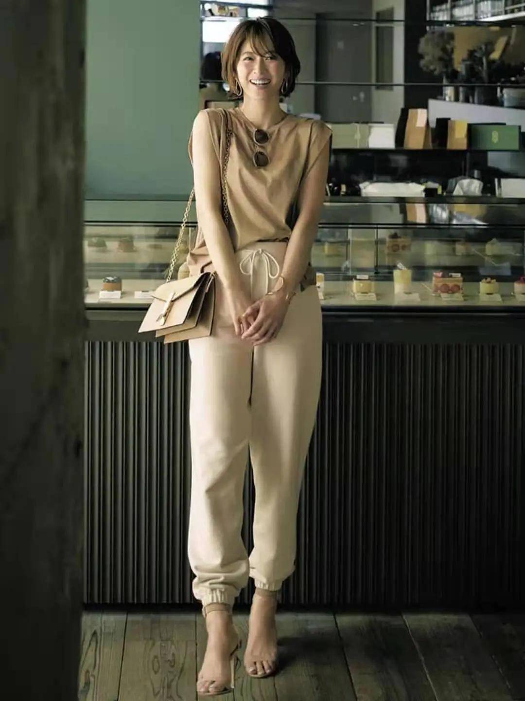 服装|比三木还会穿的时尚博主，不戴帽子、也不系腰带，却照样美得高级