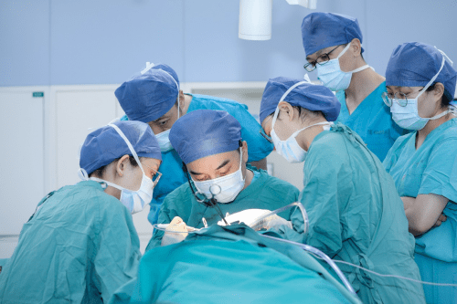 女友|西安国际医学孙峰医生《女友杂志》专访,带你揭秘眼睛变漂亮的秘密