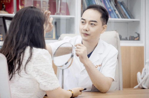 女友|西安国际医学孙峰医生《女友杂志》专访,带你揭秘眼睛变漂亮的秘密