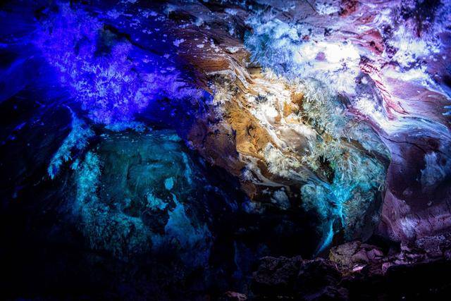广东超值得去的溶洞，形成于1.7亿年前，是世界三大石花洞之一！