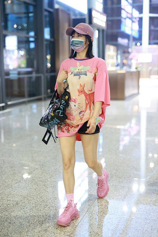 怎么样穿衣服不幼稚 8b7cdf25ad1a4699a7283cd2973708d7.jpeg