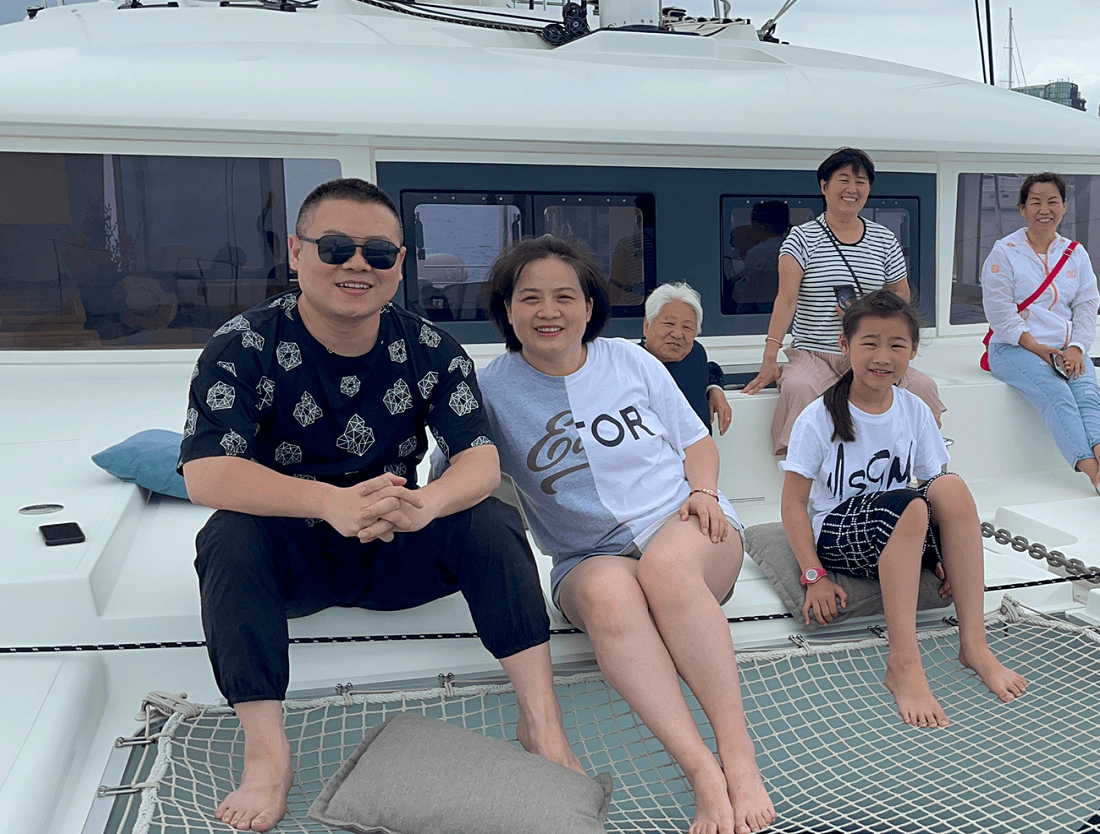 服装|岳云鹏的妻子一点不做作，就算是明星的老婆，私下也穿的很普通