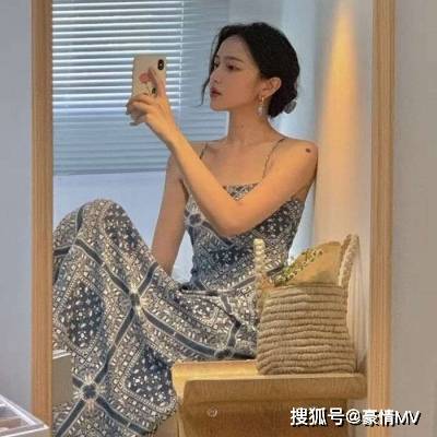 头像|长发简约女生头像图片_冷艳女生头像长头发真人2021