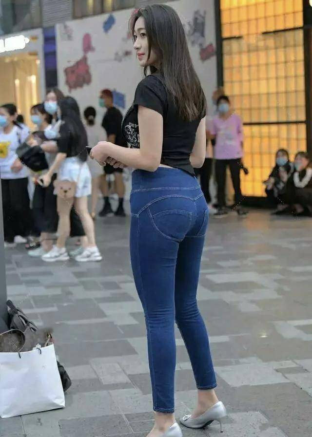 身材|身材“魁梧”怎么穿，把握住穿搭细则，这样搭修身又优雅！