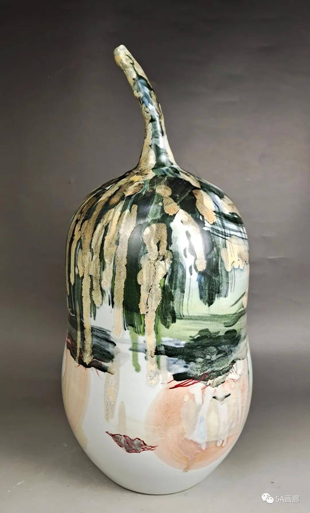 用抽象绘画语言书写陶瓷艺术黄玲