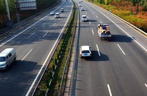 什么是连续变道 3717588d8ea44fd5b42329d9002e846b.jpeg