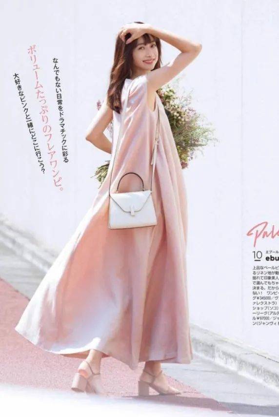 廓形|连衣裙,大一点更时髦!