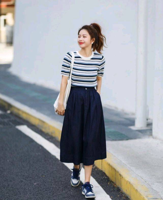 感觉|优雅浪漫的裙装穿搭，可以呈现俏皮甜美的感觉，也可以很有女人味