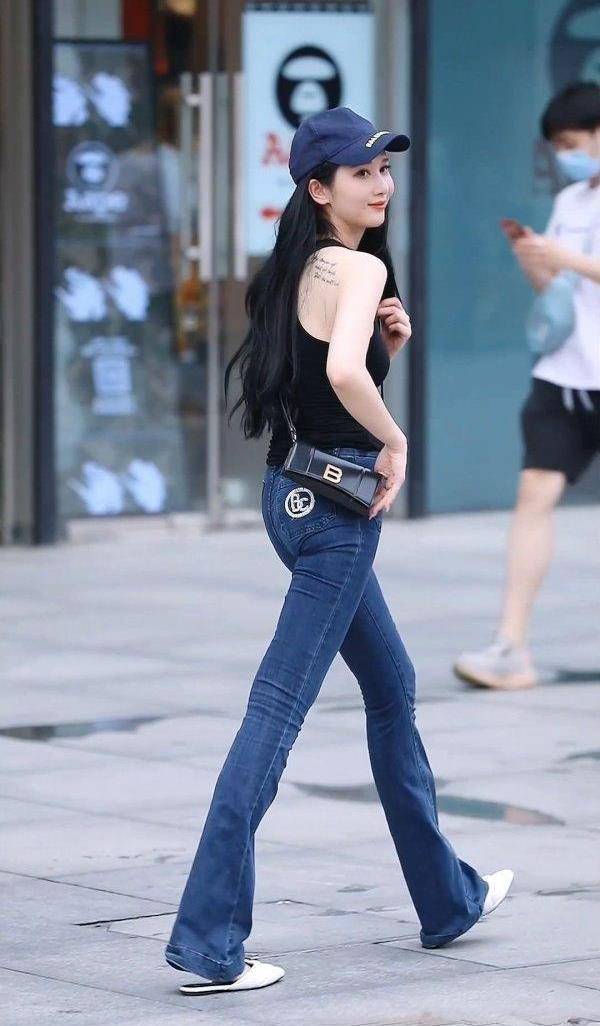 短裙|打底裤美观又显身材，增加了造型的层次感，彰显霸气