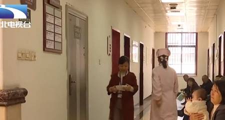 肾脏|尿液泡泡增多不在意，小伙子拖成尿毒症