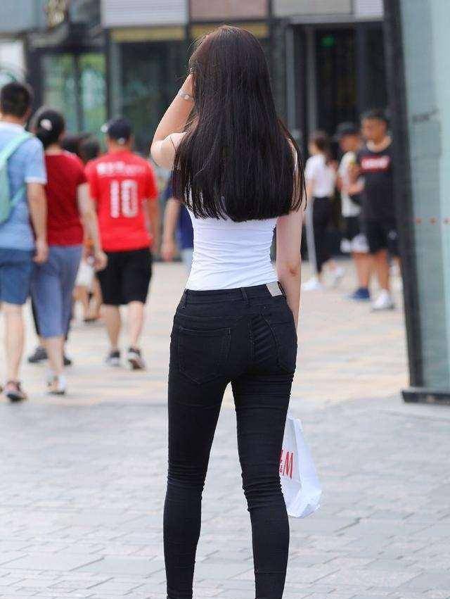 气息|风格简约的打底裤穿出优雅高贵的气质,增加街头气息,富有活力