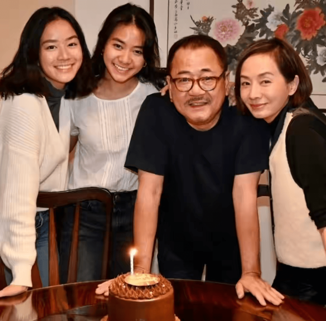 贵妇|毛舜筠体态真实，61岁也有点臃肿发福，但有贵妇级别的气质啊!