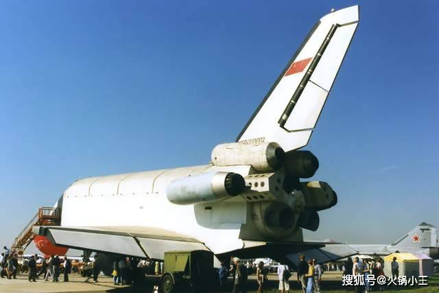 飞机为什么不能带液体上去 afcc971a7a7343a7830c36ee1530d825.jpeg