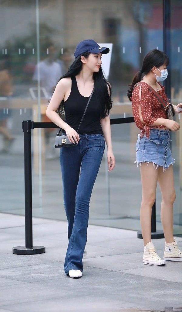 短裙|打底裤美观又显身材，增加了造型的层次感，彰显霸气