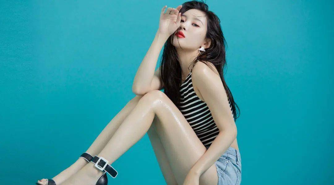 宣美|她号称南韩第一腿精，泳衣外穿，紧身深V，她的妖艳让你无法直视！