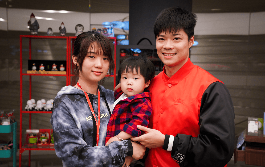 情侣|苏炳添不仅跑得快,娶的妻子也很好看,穿情侣装,感觉真般配